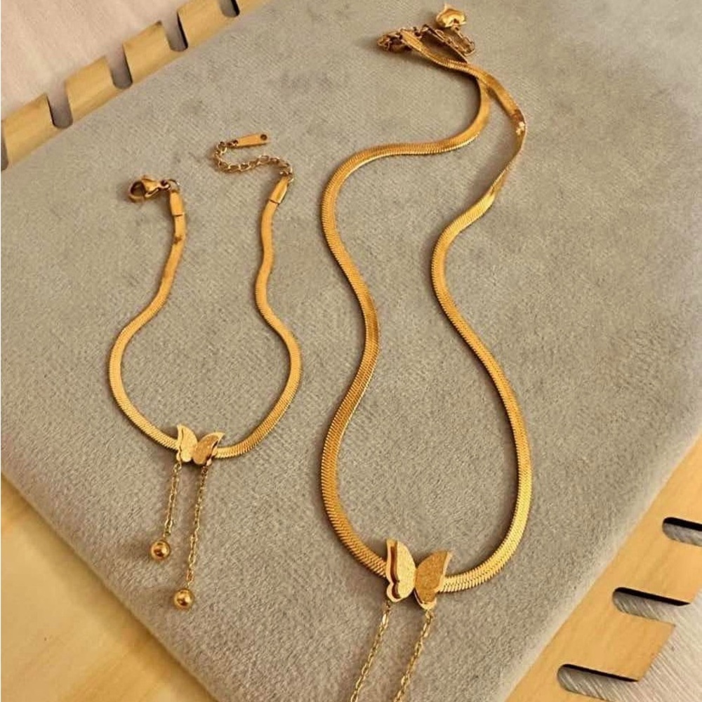 Gold butterfly necklace